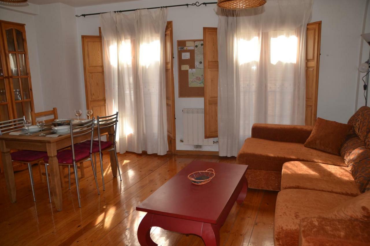 Romy Appartement Lumbier Buitenkant foto
